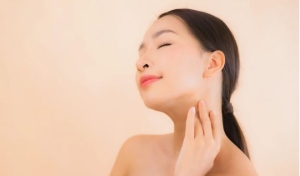 Cách massage giúp vùng cổ săn chắc, giảm nếp nhăn và chảy xệ