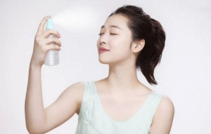 5 sai lầm khi dùng xịt khoáng khiến da càng khô, mất nước và nhanh lão hóa