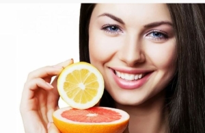 Vì sao nhiều người dùng vitamin C vào buổi sáng và retinol vào buổi tối