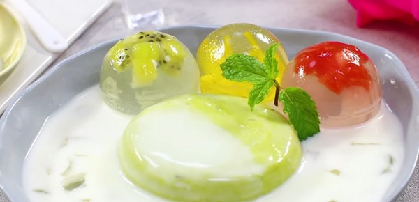 Thực đơn hàng ngày: Chè bơ thạch trái cây 