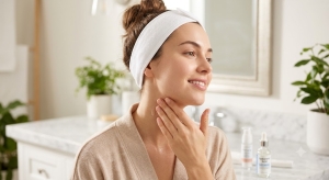 Muốn vùng cổ mịn màng, trẻ lâu, đừng bỏ qua 5 thói quen này