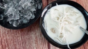 Thực đơn hàng ngày: Chè dừa dầm