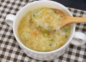 Thực đơn hàng ngày: Cháo gà cà rốt