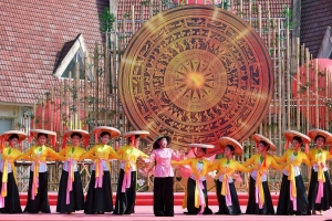 Vạn Show và cách kể chuyện văn hóa trên sân khấu 